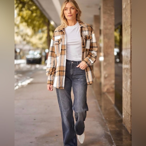 Womens Casual Plaid Oversized Button Down Long Sleeve Shirt - Picture 5 of 6